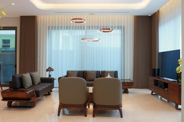 Welche Vintage-StÃ¼cke sind derzeit in der Frauenmode angesagt?